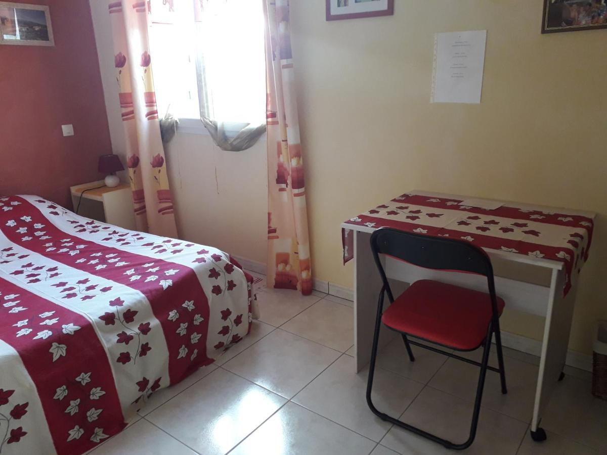 Bed and Breakfast Lauriers Roses Puisserguier Exterior foto
